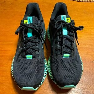 Brooks launch 8 size 6